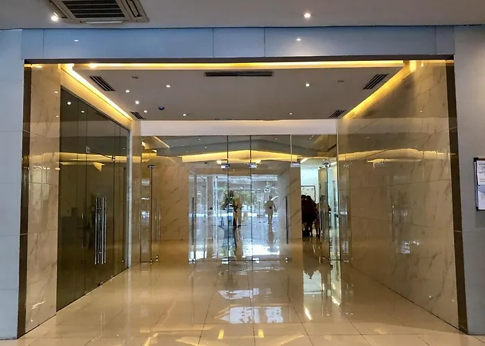 In Qc Wifi With Free Pool & Gym Access Mrt Accessible Apartment Manila