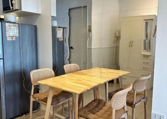 Apartment In Qc Wifi With Free Pool & Gym Access Mrt Accessible