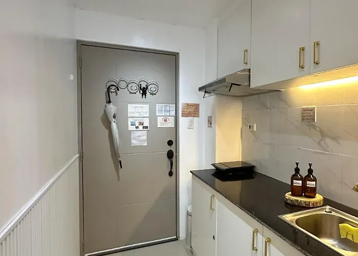 In Qc Wifi With Free Pool & Gym Access Mrt Accessible Apartment Manila