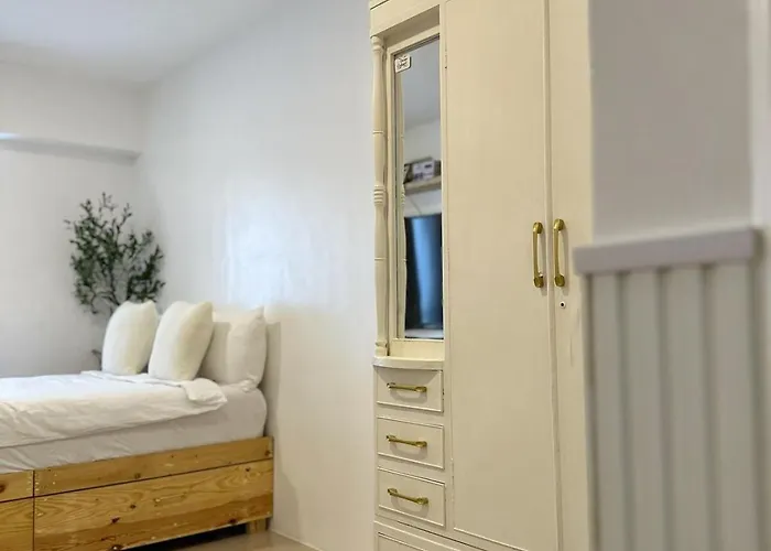 Apartment In Qc Wifi With Free Pool & Gym Access Mrt Accessible